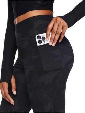 Athletic Works Dri‑More Black Camo Leggings. Size Large